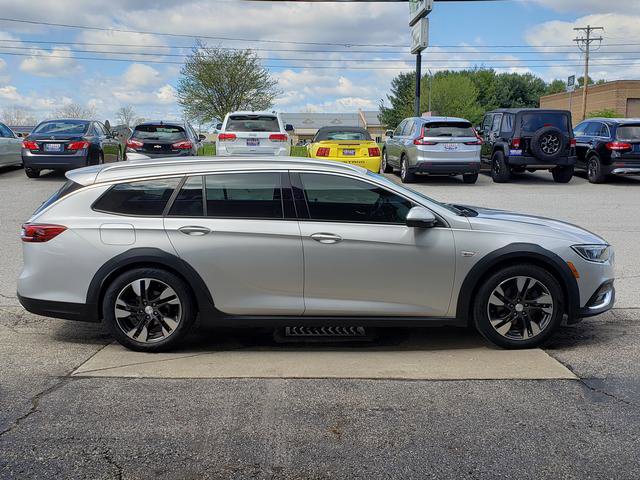 Used 2019 Buick Regal Preferred w/ Sights and Sounds Package image 7