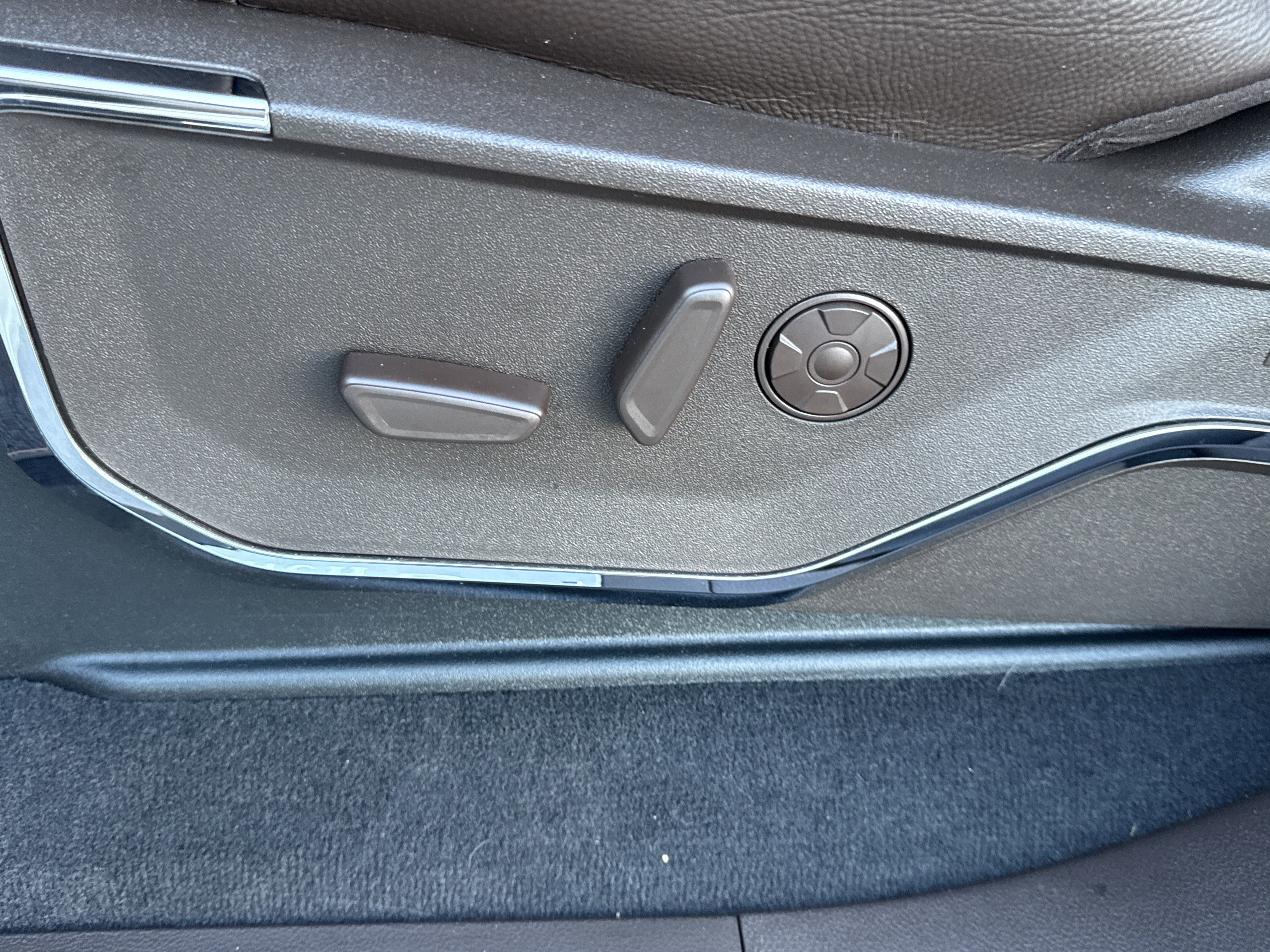 Used 2025 Ford F350 King Ranch w/ FX4 Off-Road Package image 10