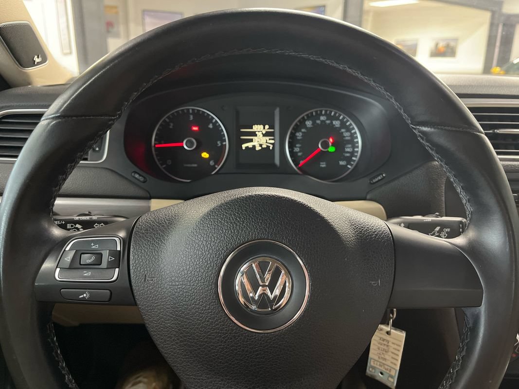 Used 2014 Volkswagen Jetta TDI FWD image 39