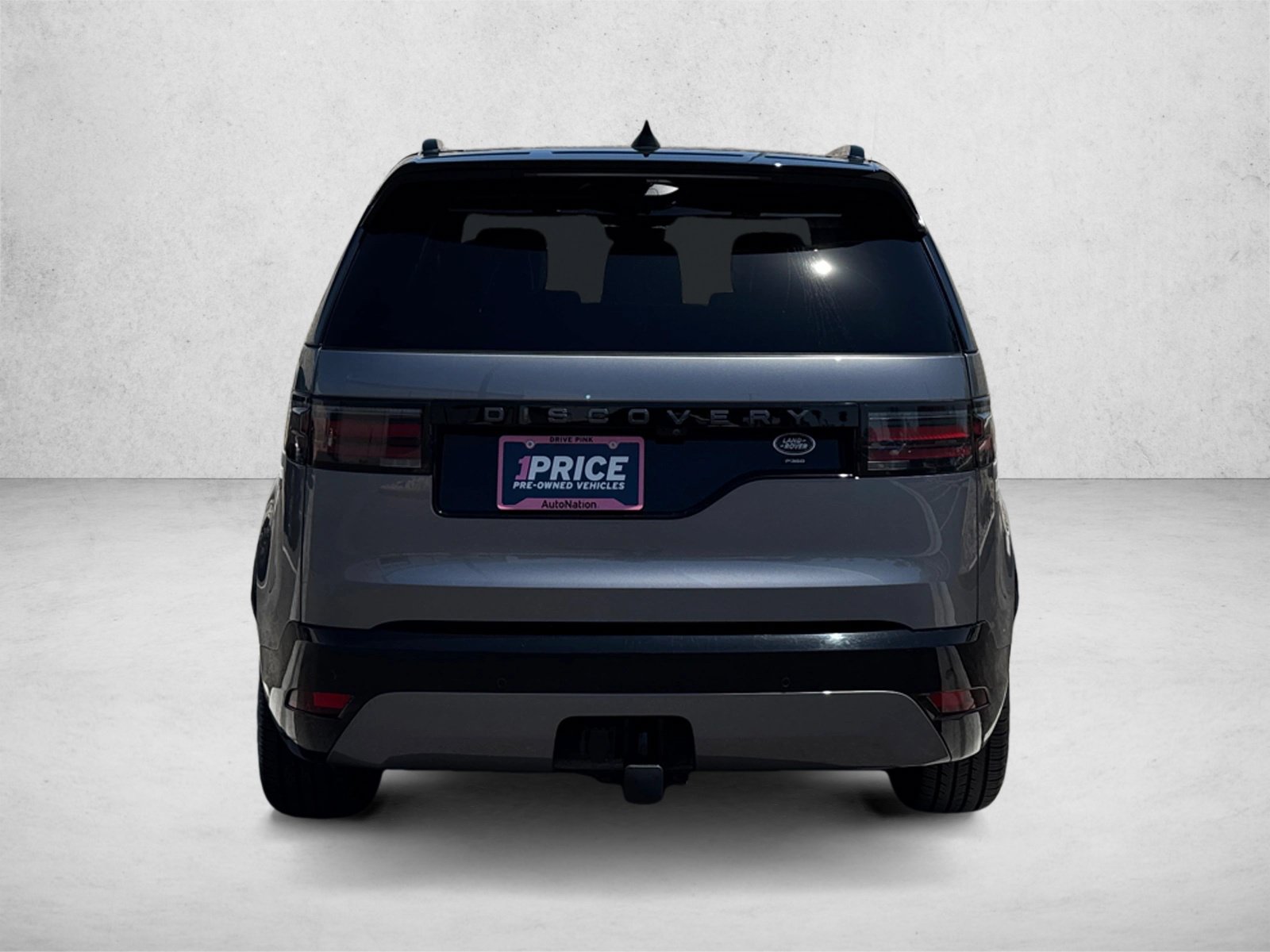 Used 2023 Land Rover Discovery HSE R-Dynamic AWD/4WD image 6