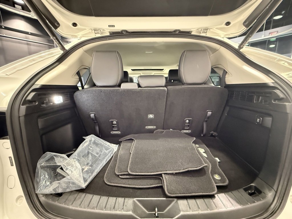 Used 2024 MAZDA CX-90 3.3 Turbo w/ Preferred Plus image 30