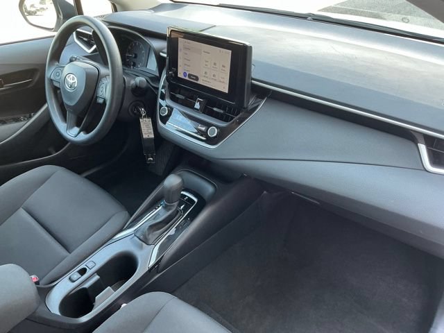 Used 2025 Toyota Corolla LE FWD image 18
