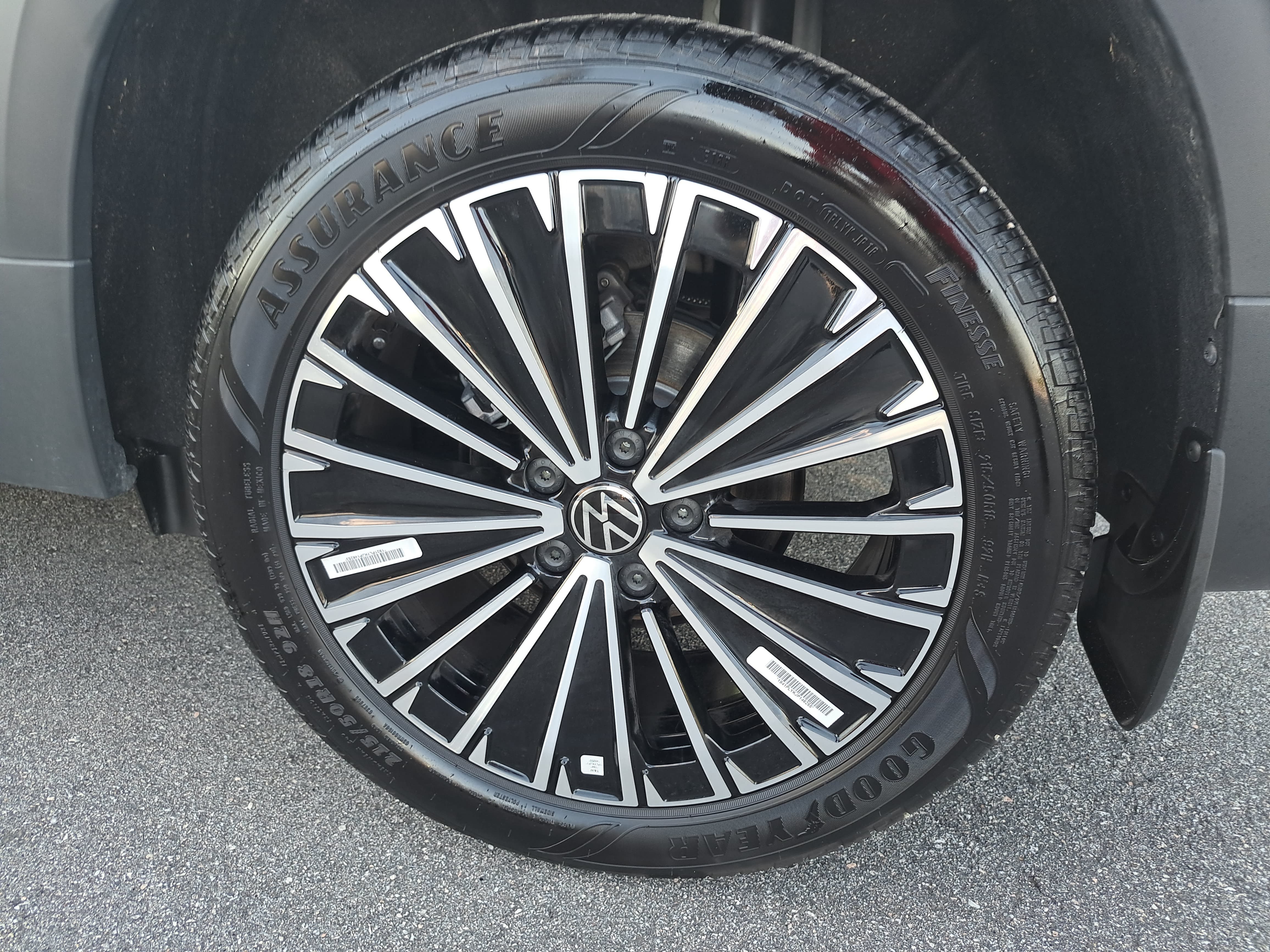Certified 2026 Volkswagen Taos SE FWD image 30