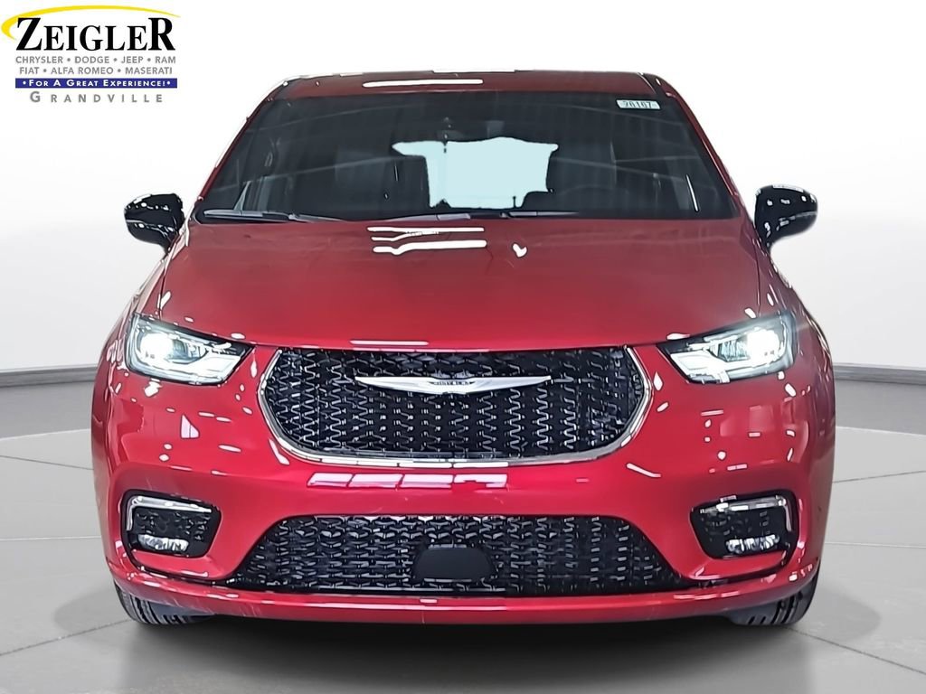 New 2026 Chrysler Pacifica Select image 2