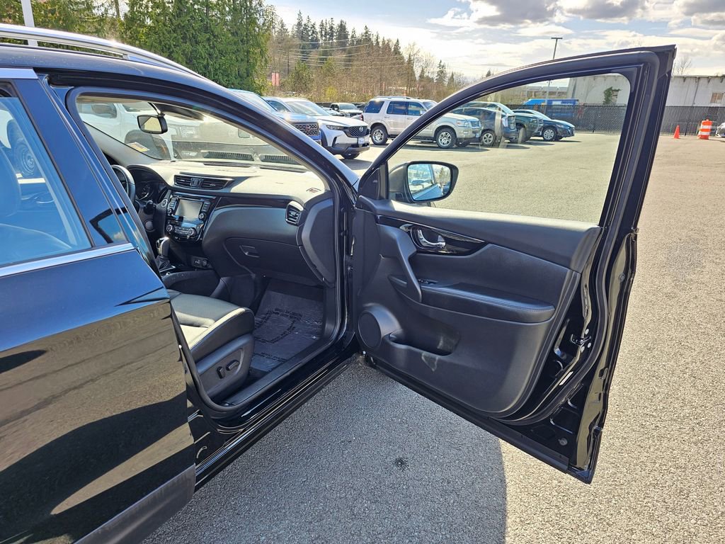 Certified 2022 Nissan Rogue Sport SL w/ Premium Package image 30