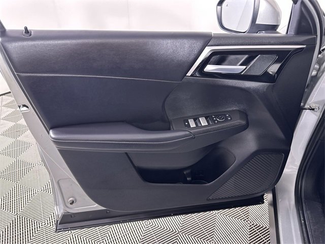 Used 2024 Mitsubishi Outlander SE image 23