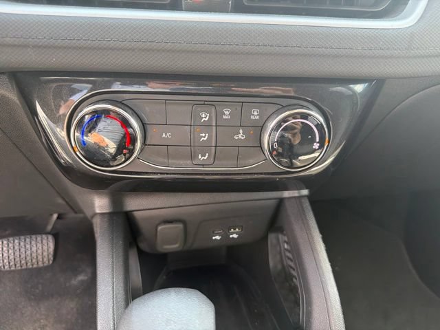 Used 2025 Chevrolet TrailBlazer LT AWD/4WD image 16