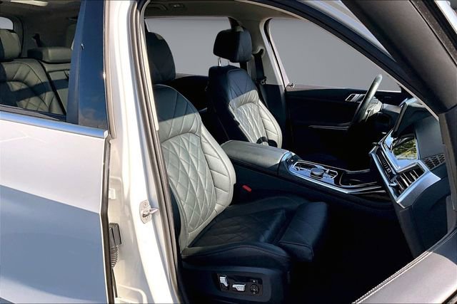 Used 2024 BMW X7 xDrive40i image 30