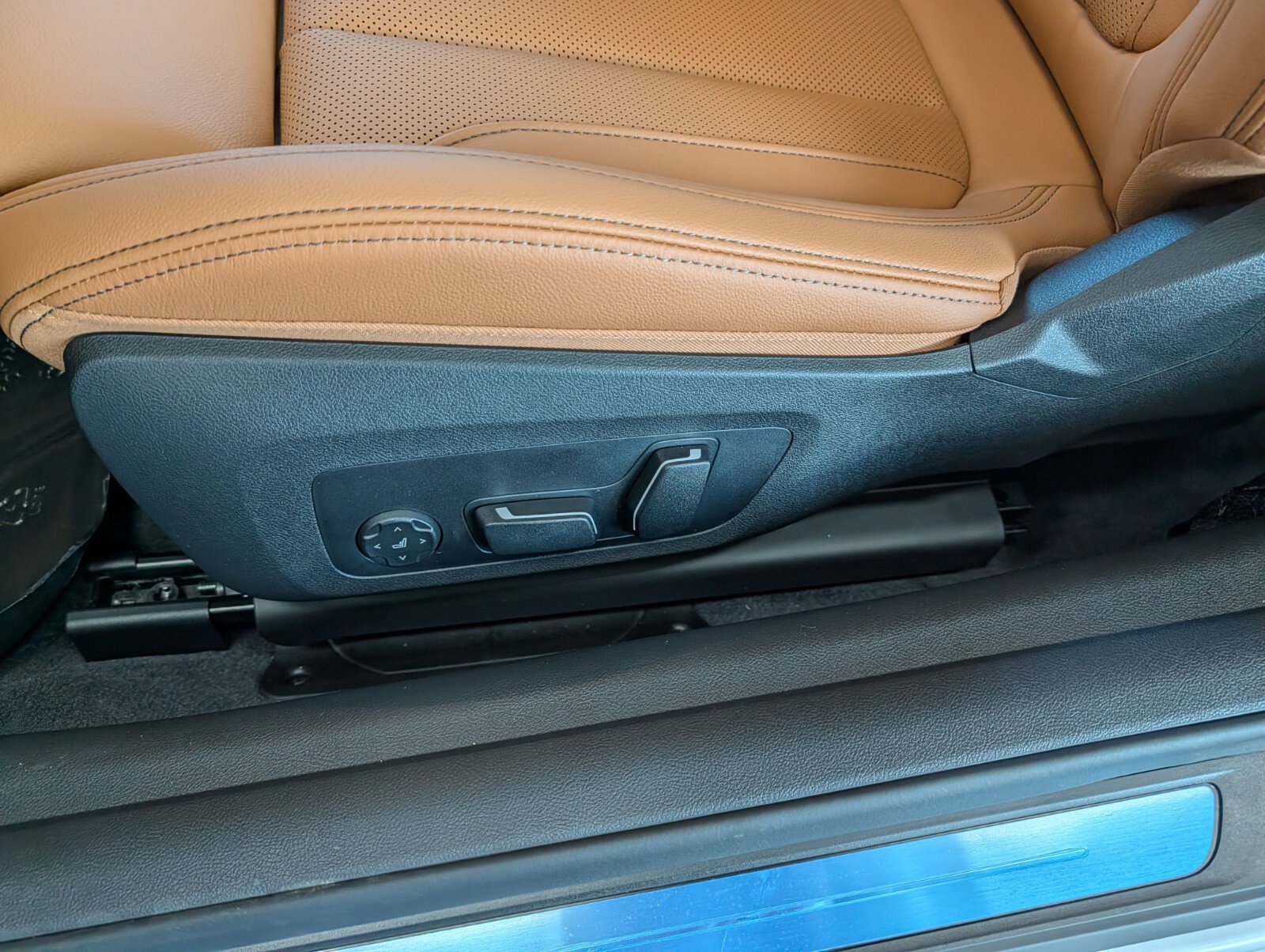 New 2026 BMW 430i xDrive Convertible w/ Premium Package image 12