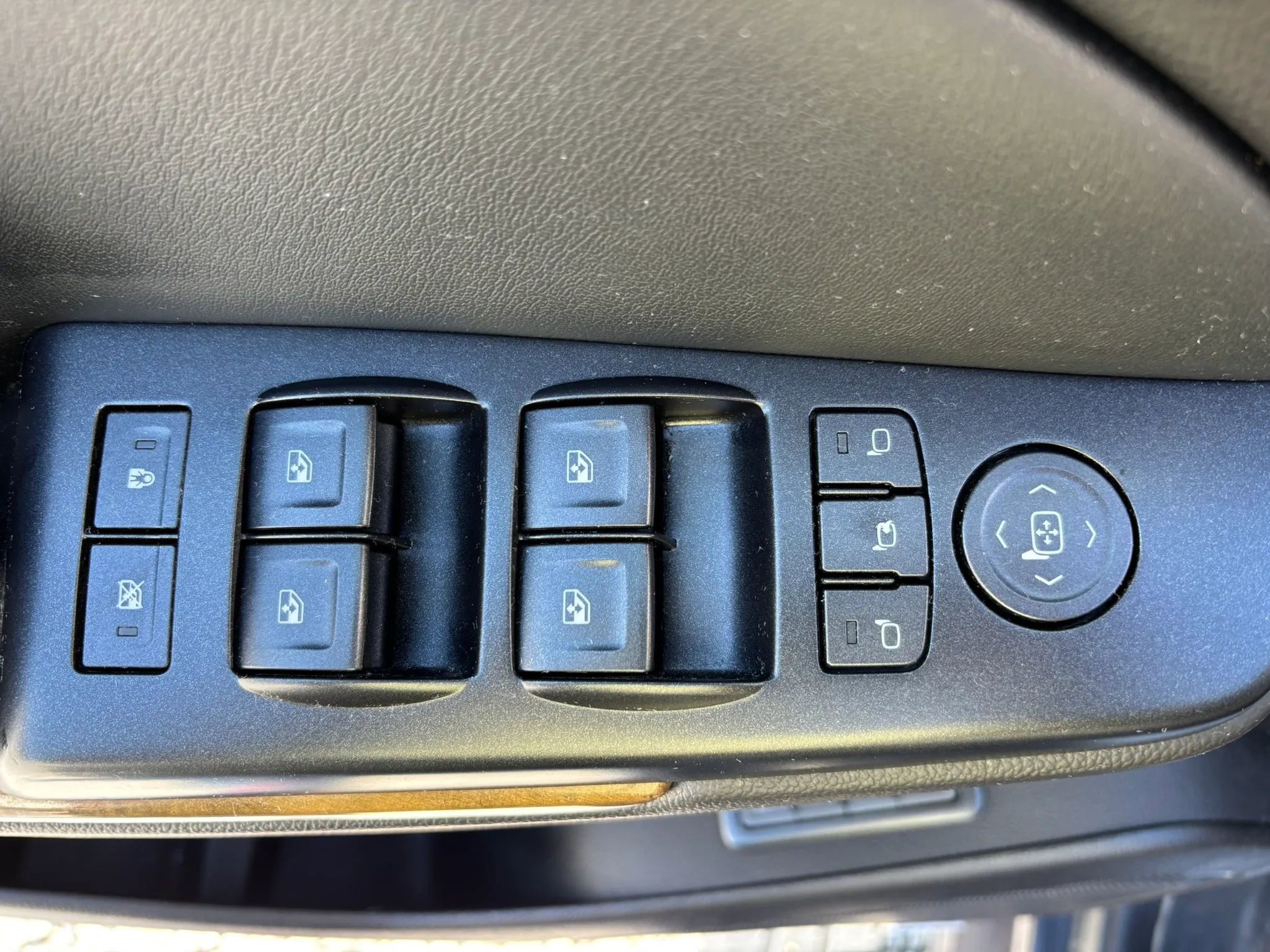 Used 2017 GMC Yukon Denali image 21