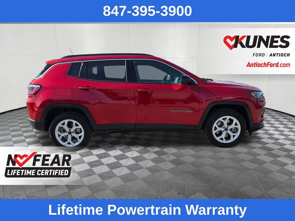 Used 2025 Jeep Compass Latitude image 8