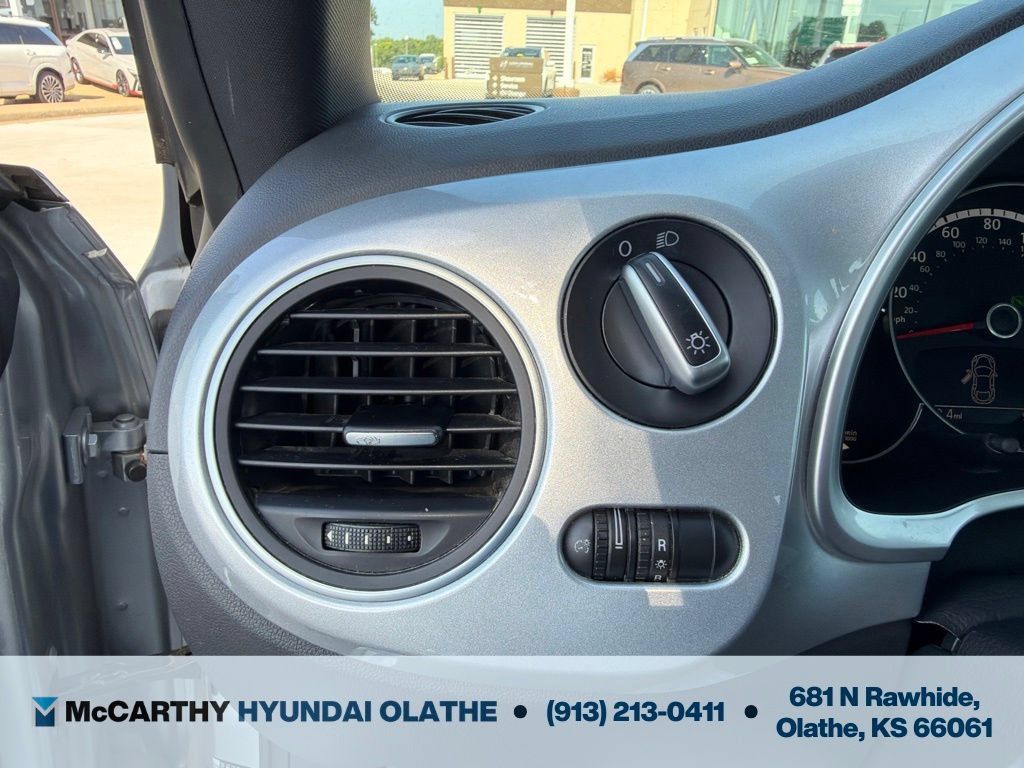 Used 2014 Volkswagen Beetle 2.5 FWD image 19