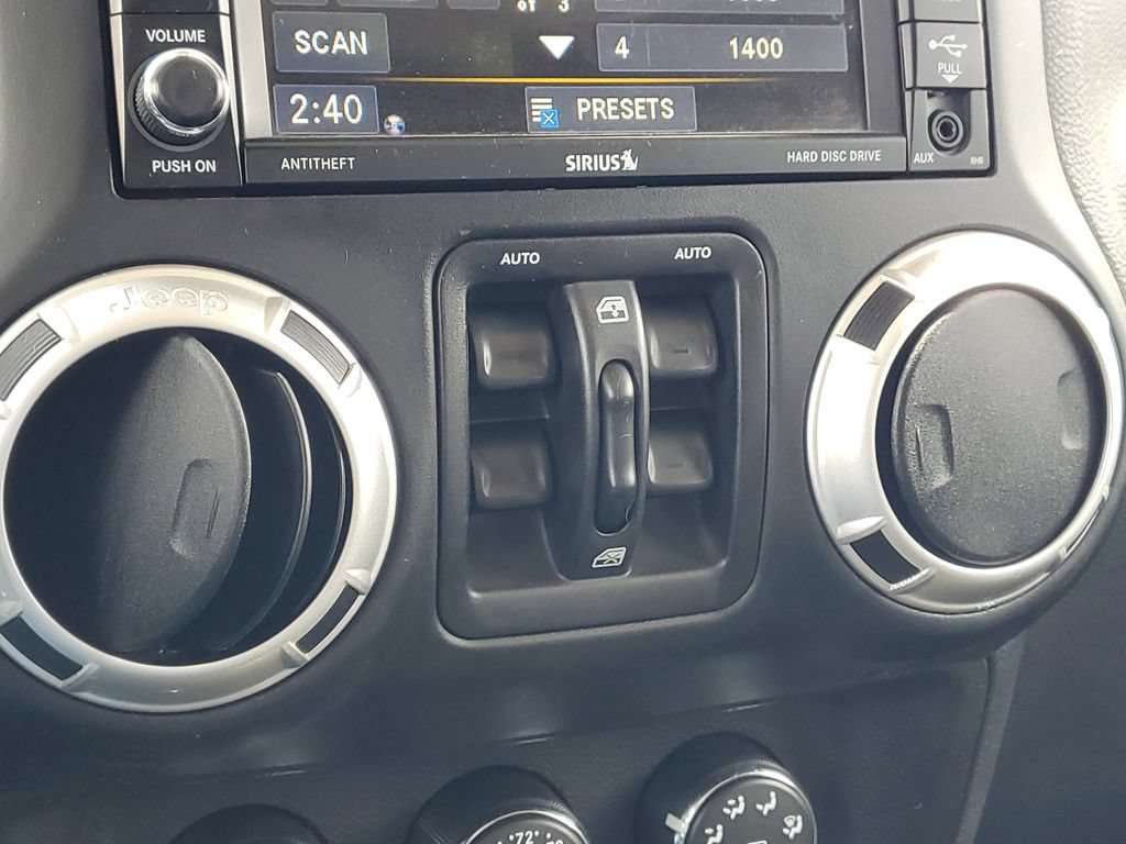 Used 2016 Jeep Wrangler Unlimited Rubicon AWD/4WD image 23