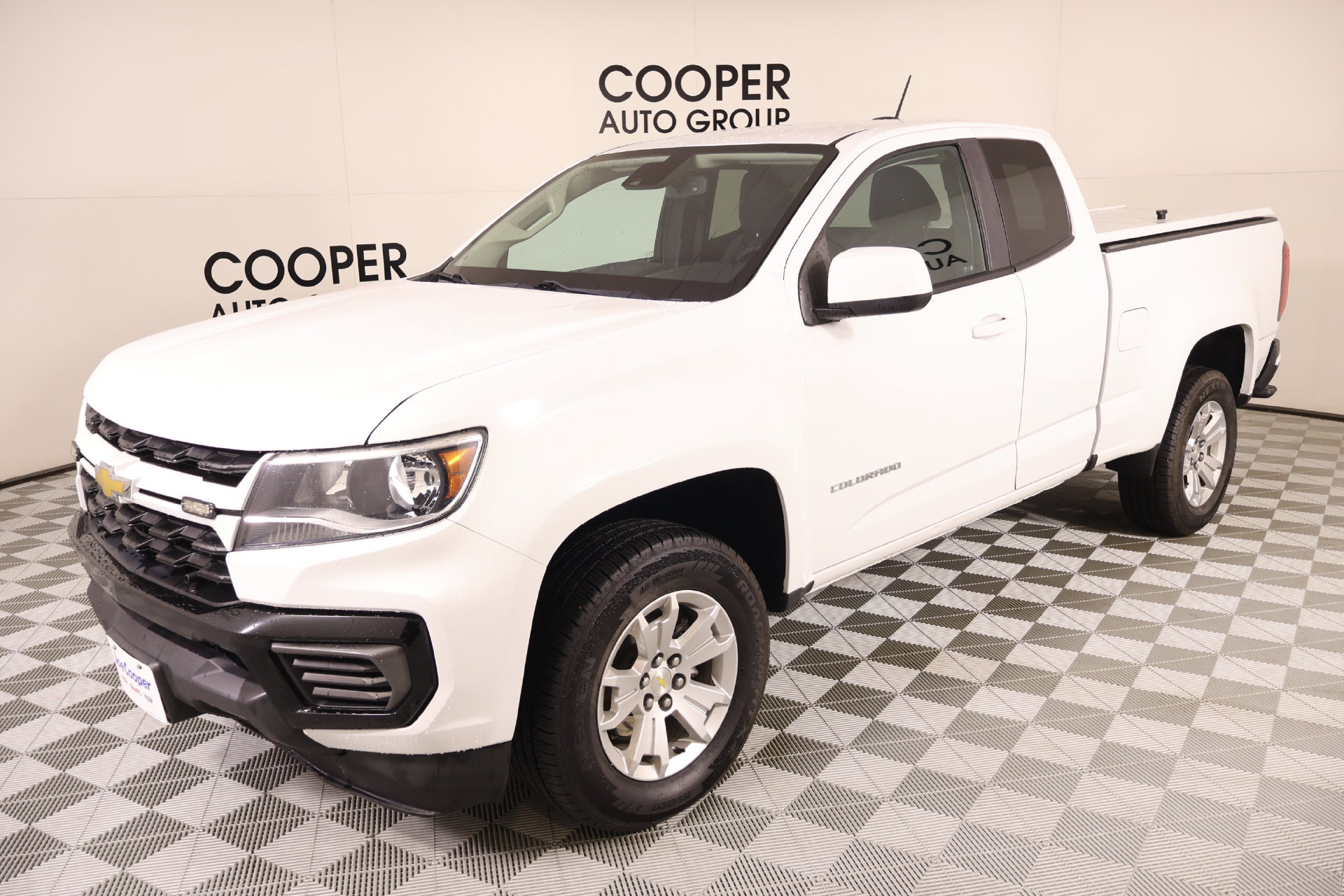 Used 2022 Chevrolet Colorado LT w/ Fleet Safety Package RWD image 9