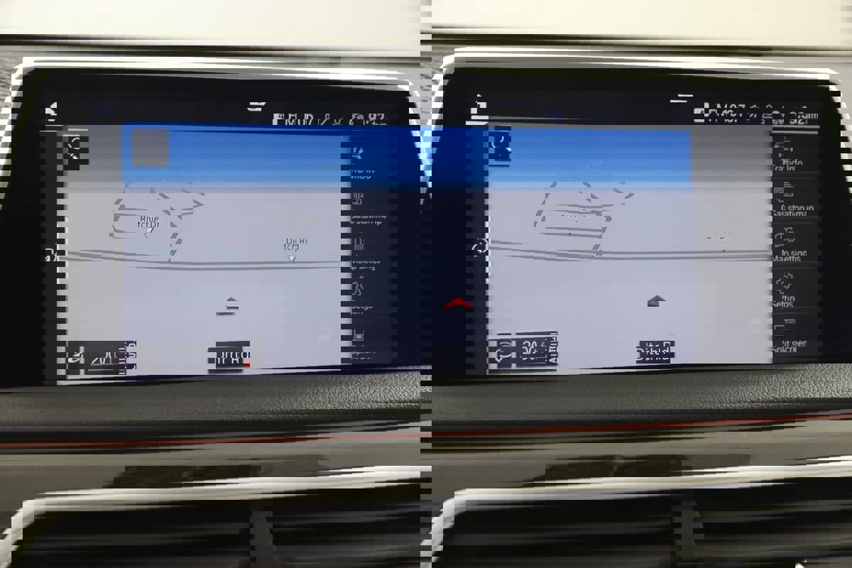 Used 2020 BMW 740i xDrive w/ Cold Weather Package image 9