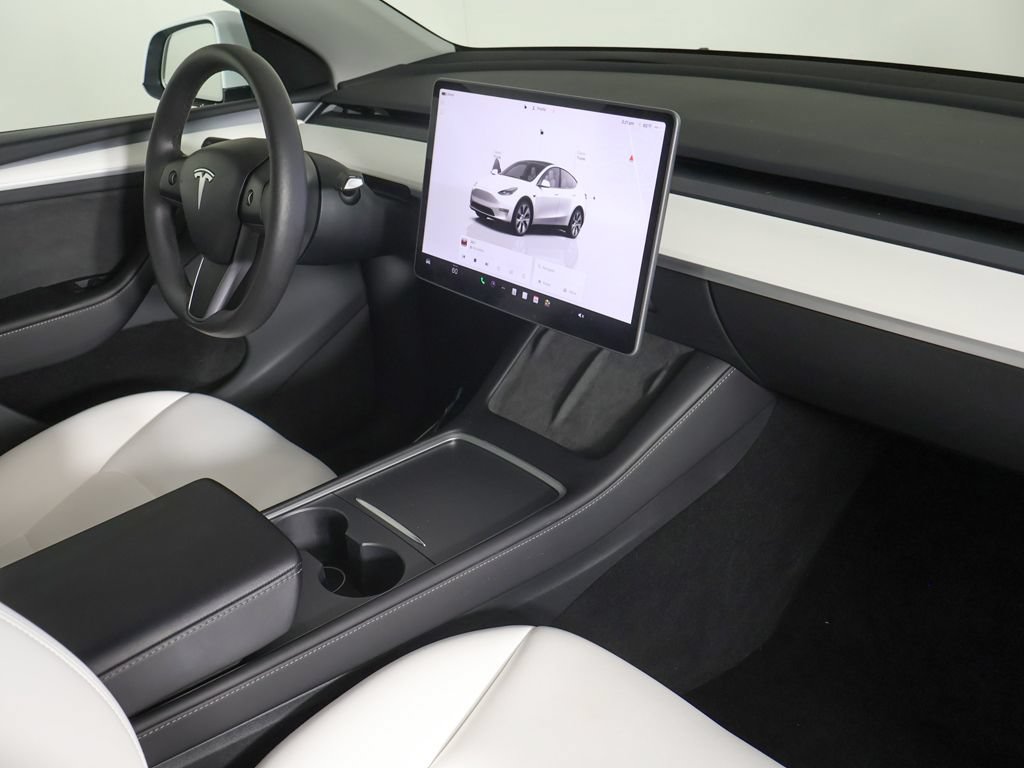 Used 2023 Tesla Model Y Long Range AWD/4WD image 28