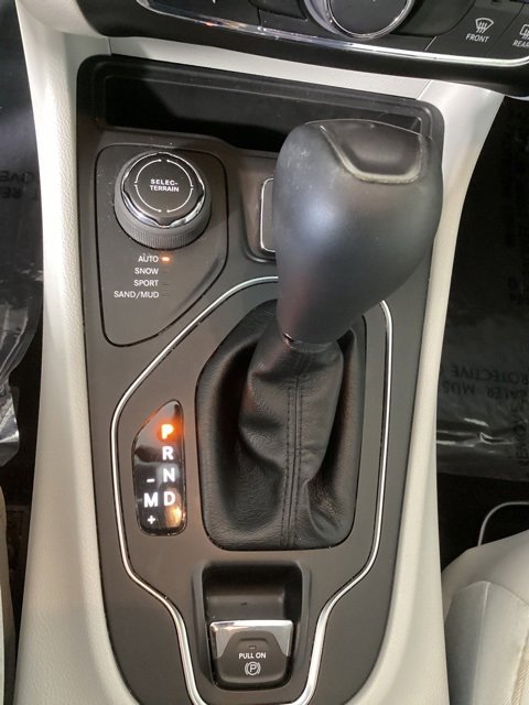 Used 2020 Jeep Cherokee Latitude Plus w/ Cold Weather Group image 23