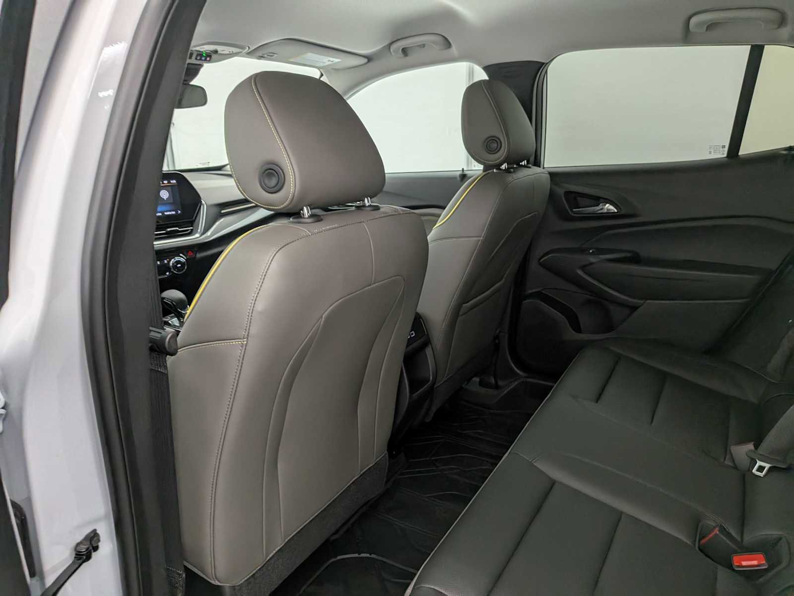 New 2025 Chevrolet Trax ACTIV w/ Driver Confidence Package image 19