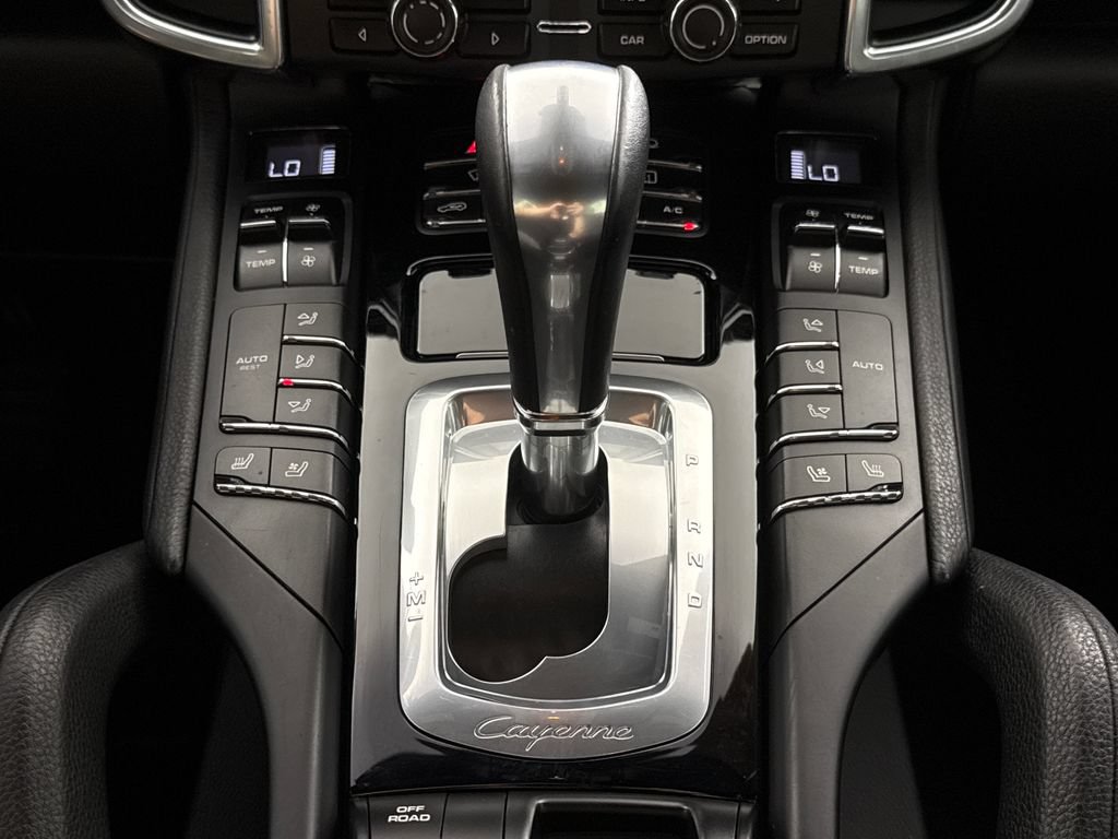 Used 2014 Porsche Cayenne Platinum Edition AWD/4WD image 19