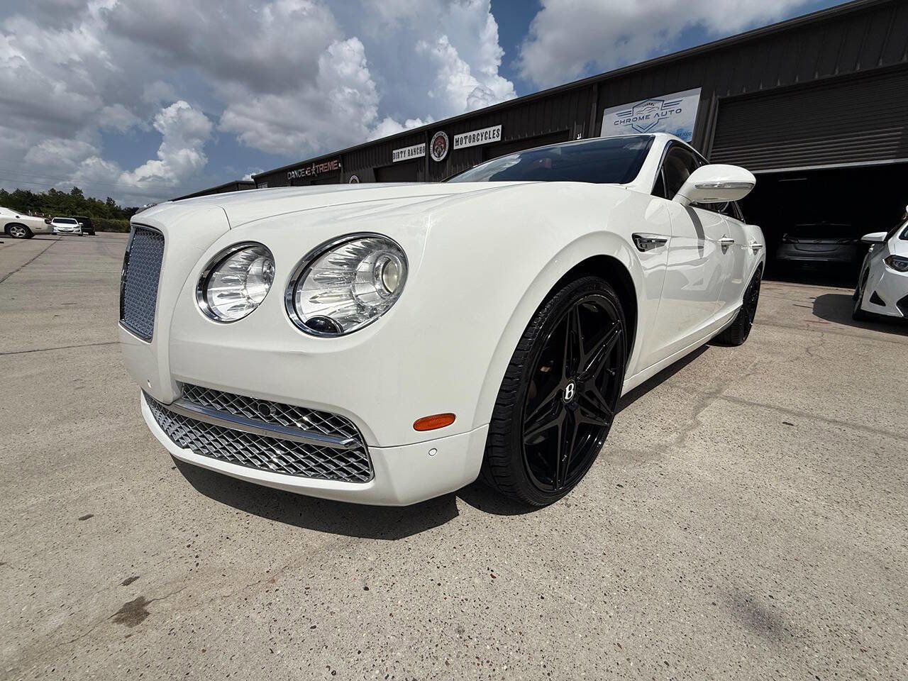 Used 2015 Bentley Flying Spur W12 image 4