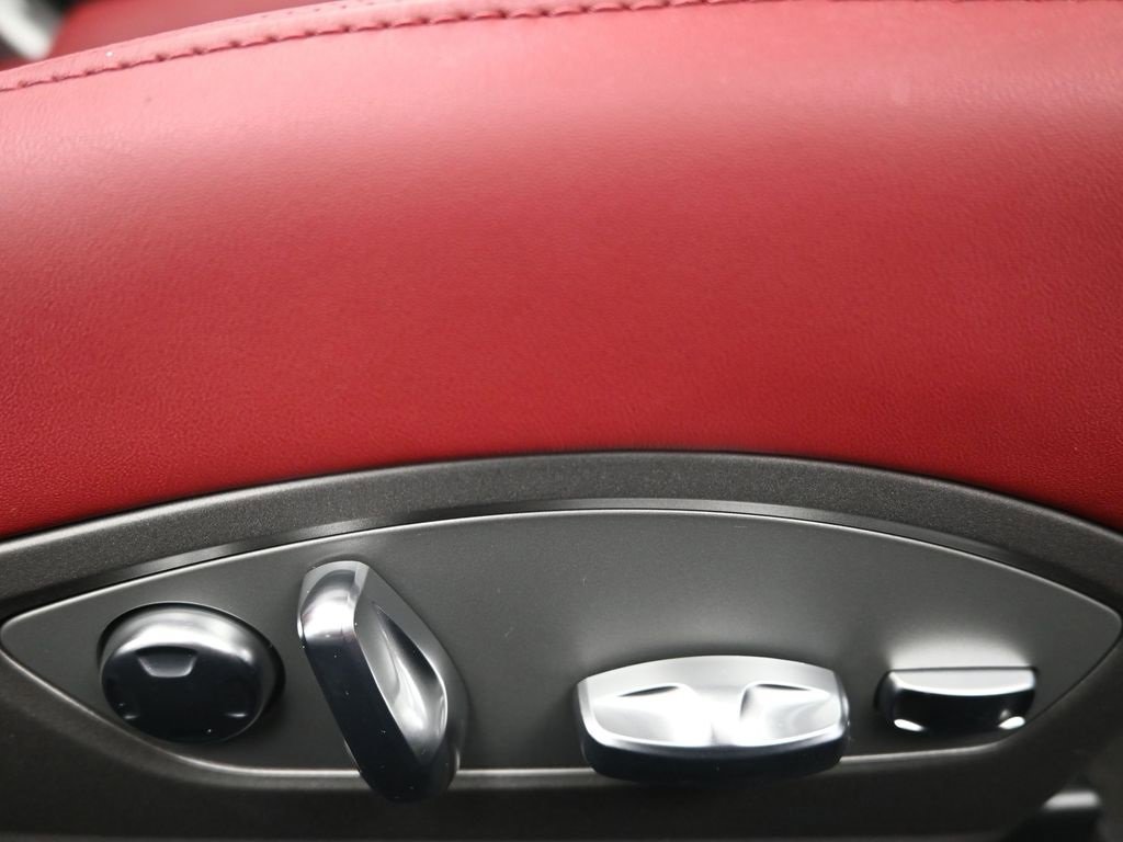 Used 2024 Porsche 718 Boxster image 12