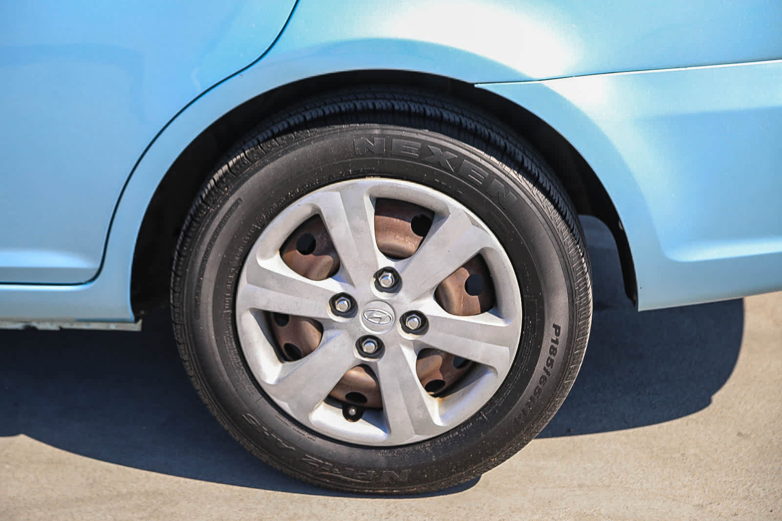 Used 2011 Hyundai Accent GLS w/ Premium Pkg 4 FWD image 9
