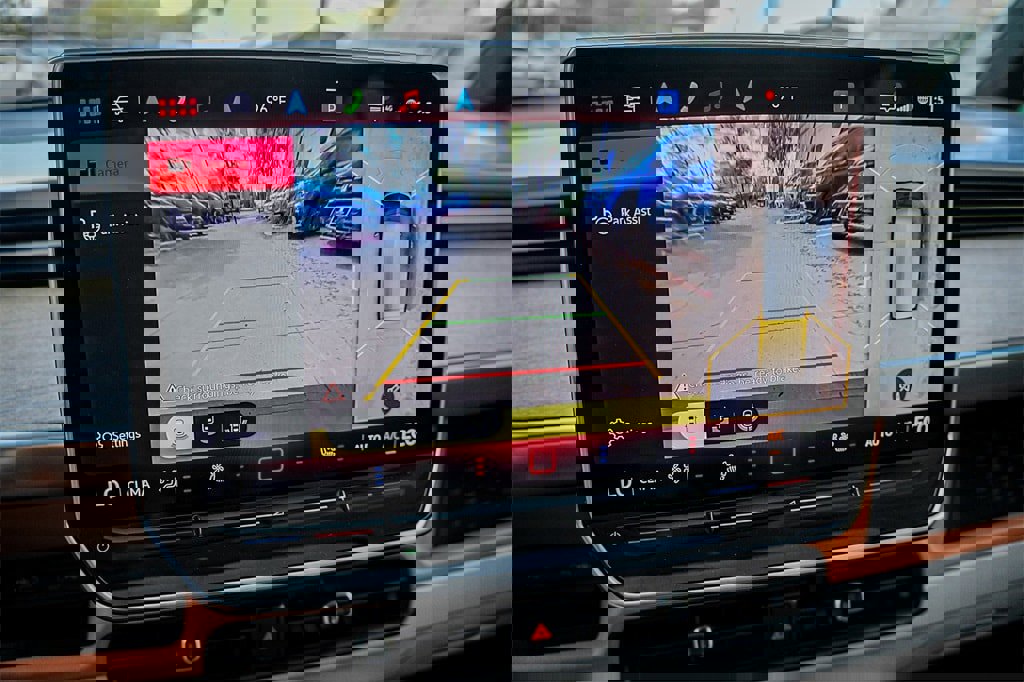 New 2025 Volkswagen ID. Buzz Pro S Plus image 18