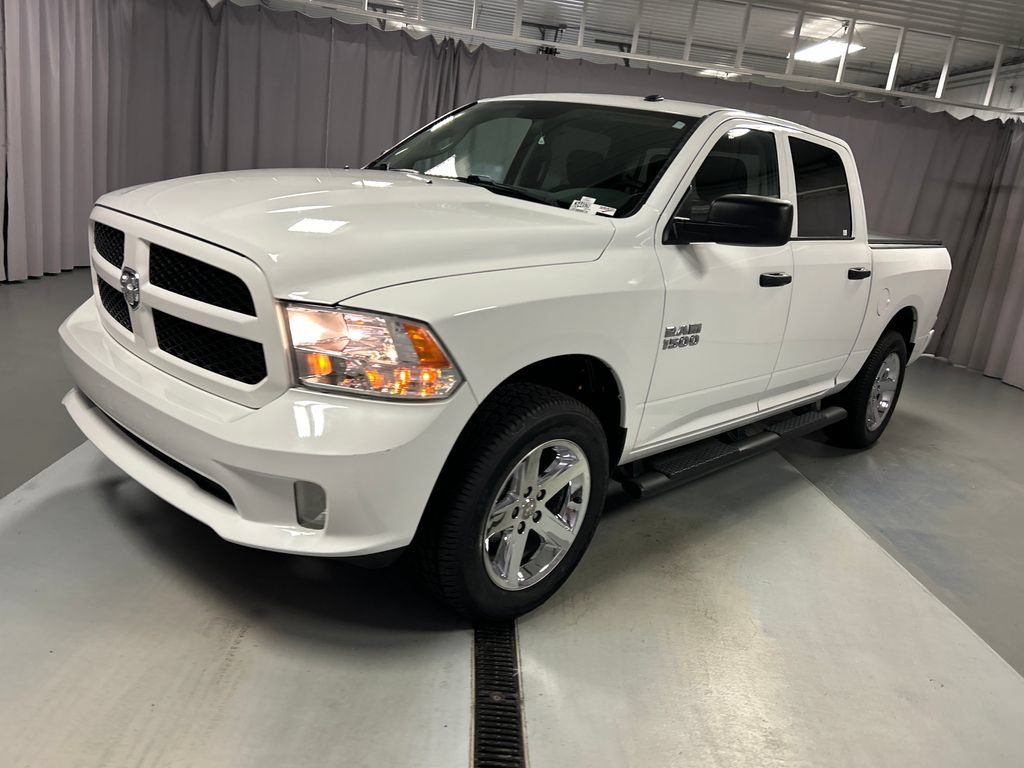 Used 2018 RAM 1500 Express w/ Express Value Package AWD/4WD image 3