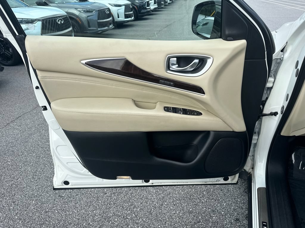 Used 2019 INFINITI QX60 Luxe w/ Sensory Package AWD/4WD image 10