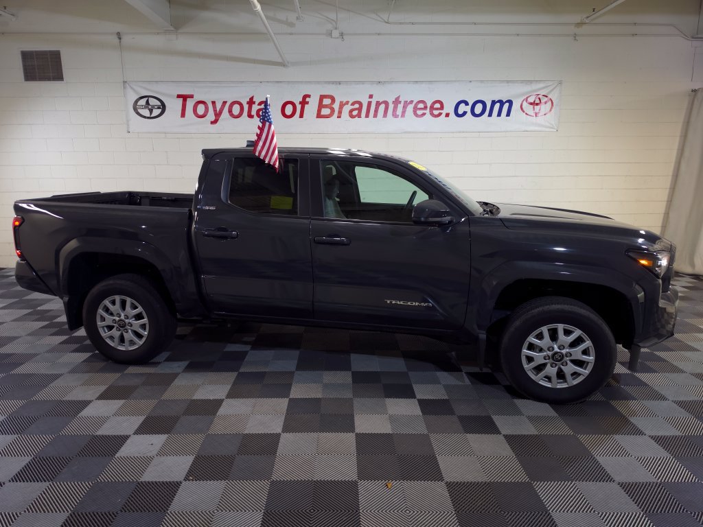 Certified 2025 Toyota Tacoma SR5 w/ SR5 Upgrade Package AWD/4WD image 1