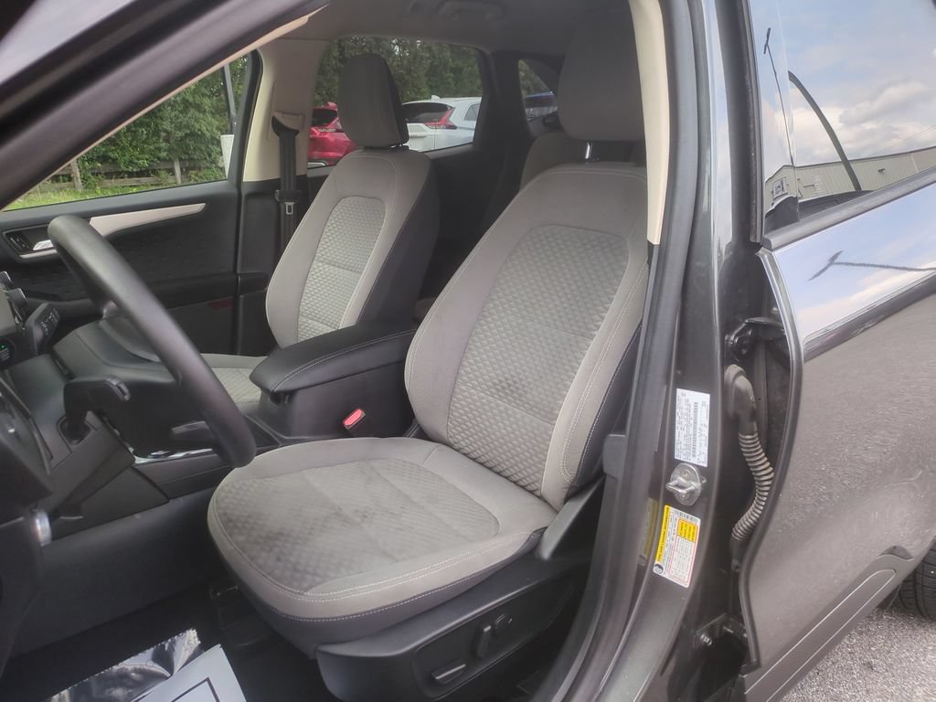 Used 2020 Ford Escape SE FWD image 13