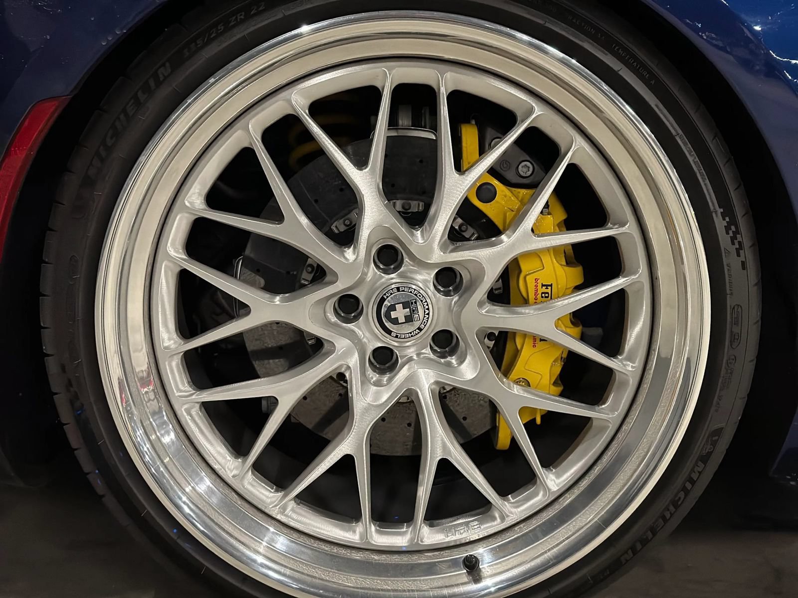 Used 2018 Ferrari 812 Superfast RWD image 39