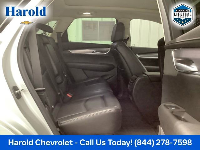 Used 2018 Cadillac XT5 Luxury w/ Driver Awareness Package image 9