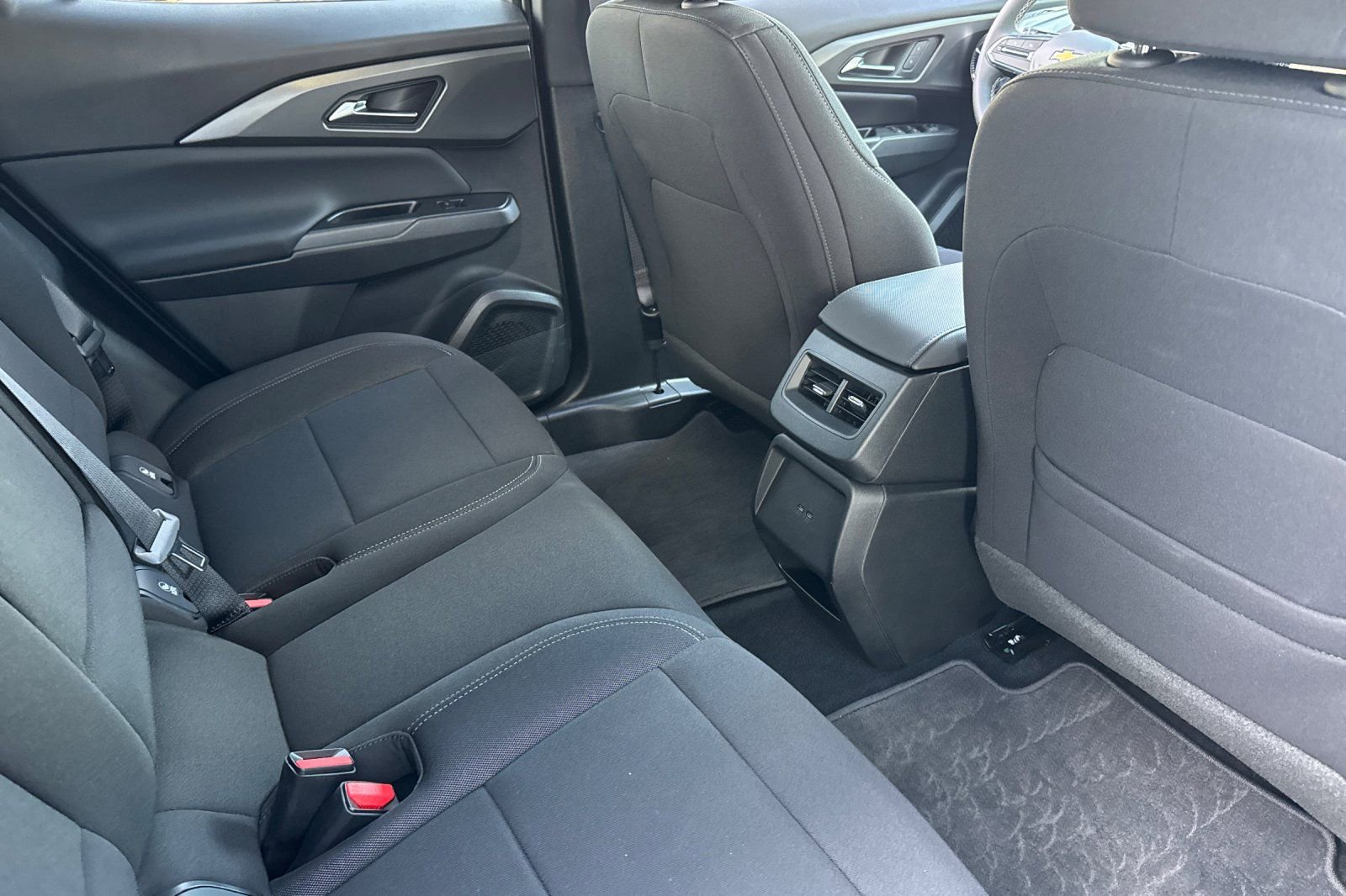 Used 2026 Chevrolet Equinox EV LT w/ Comfort Package image 18