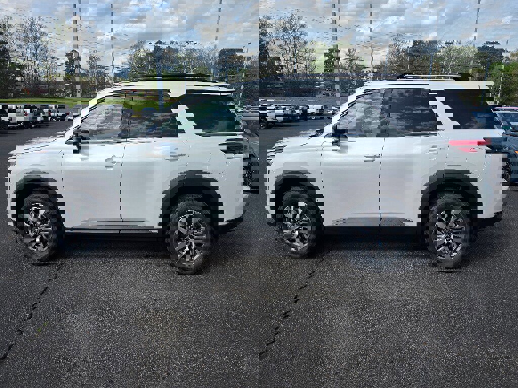 New 2026 Nissan Pathfinder SL image 6