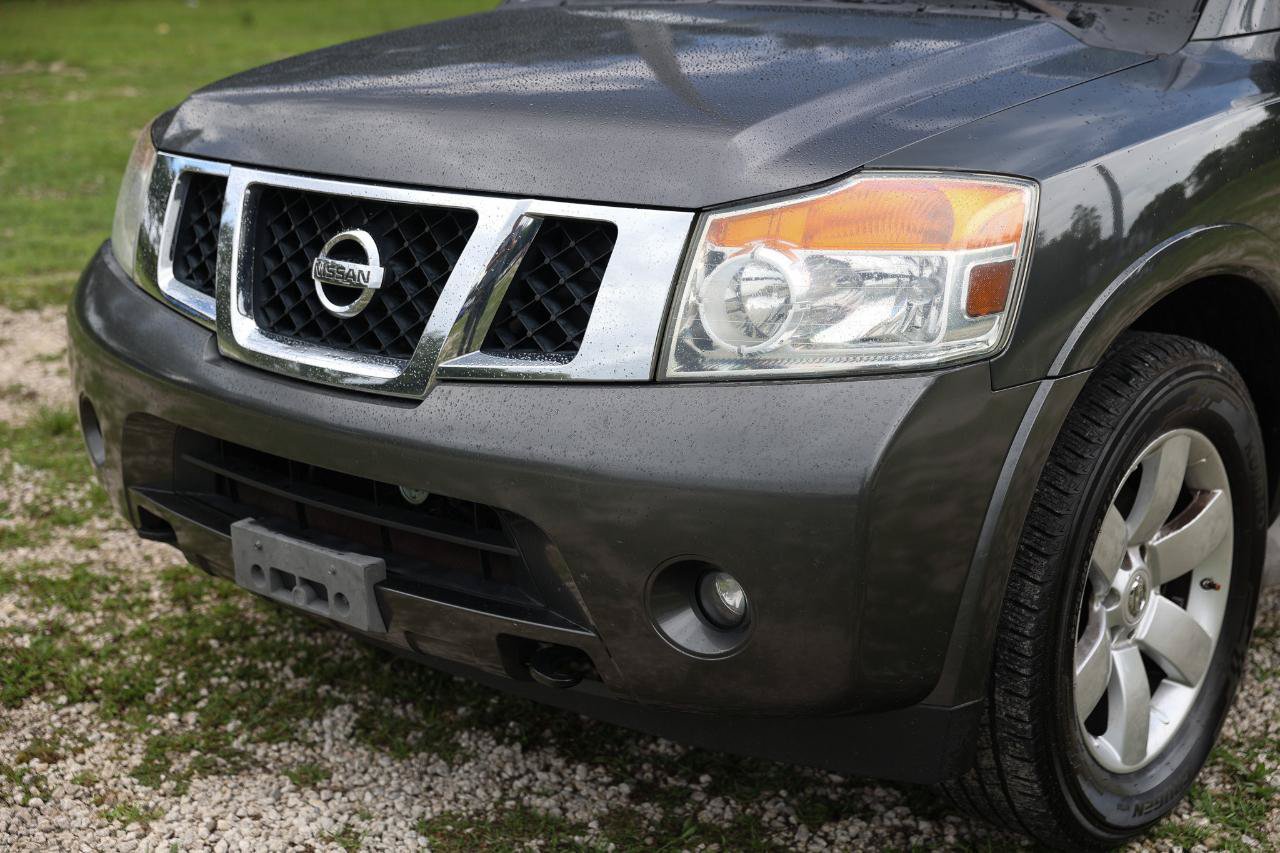 Used 2010 Nissan Armada Titanium RWD image 25