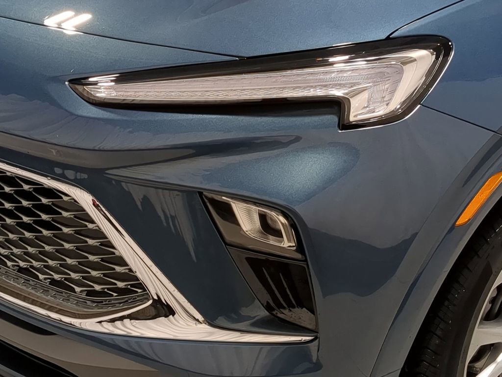 Used 2024 Buick Encore GX Avenir w/ Avenir Convenience Package image 11