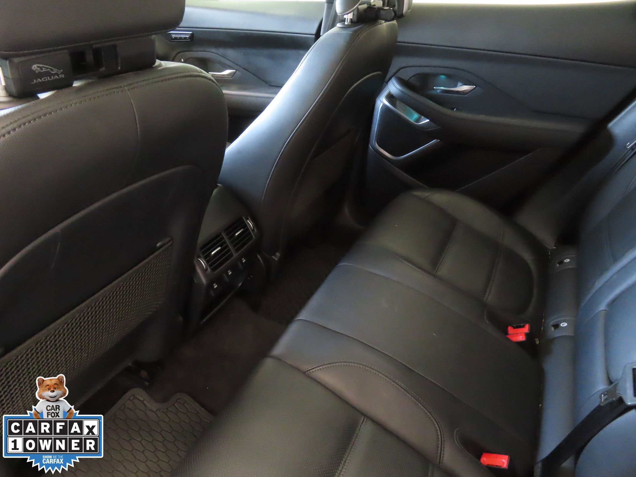 Used 2020 Jaguar E-PACE SE image 23