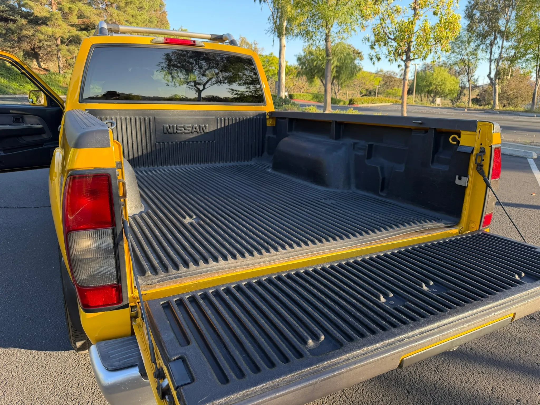 Used 2003 Nissan Frontier S/C AWD/4WD image 16
