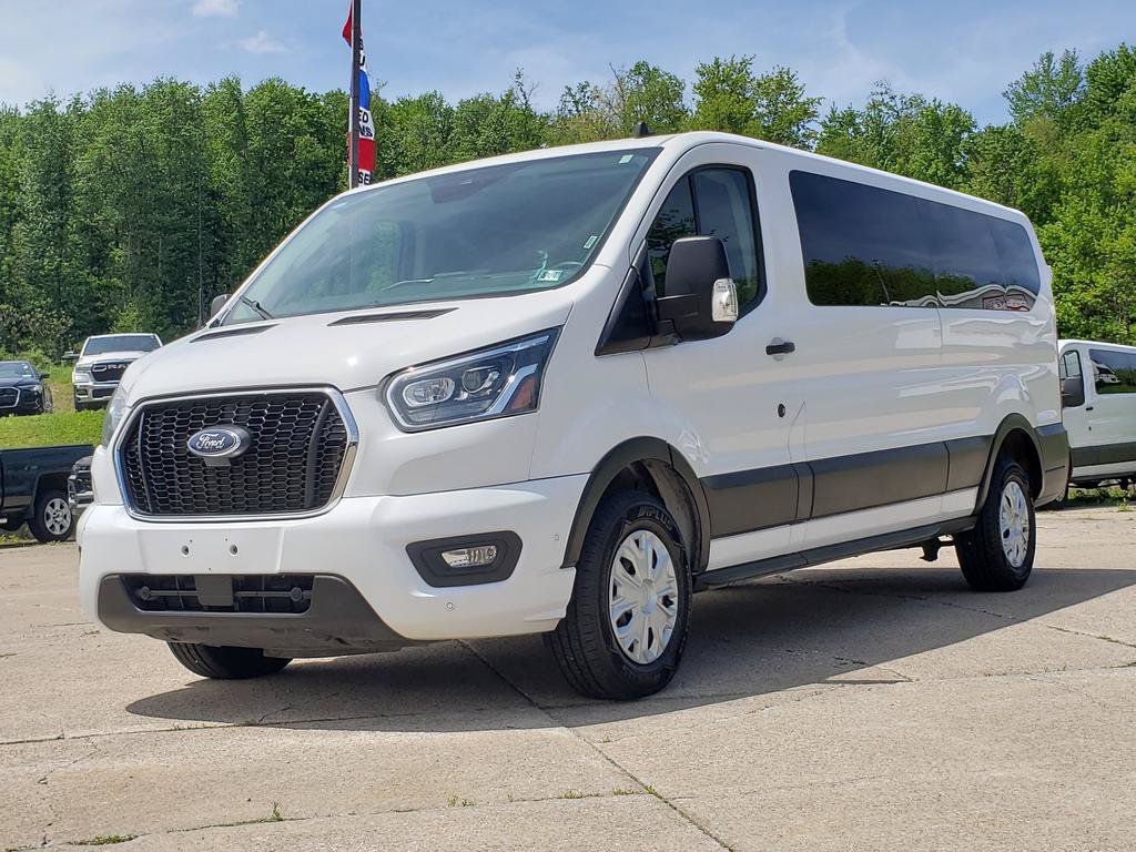 Used 2023 Ford Transit 350 XLT RWD image 7
