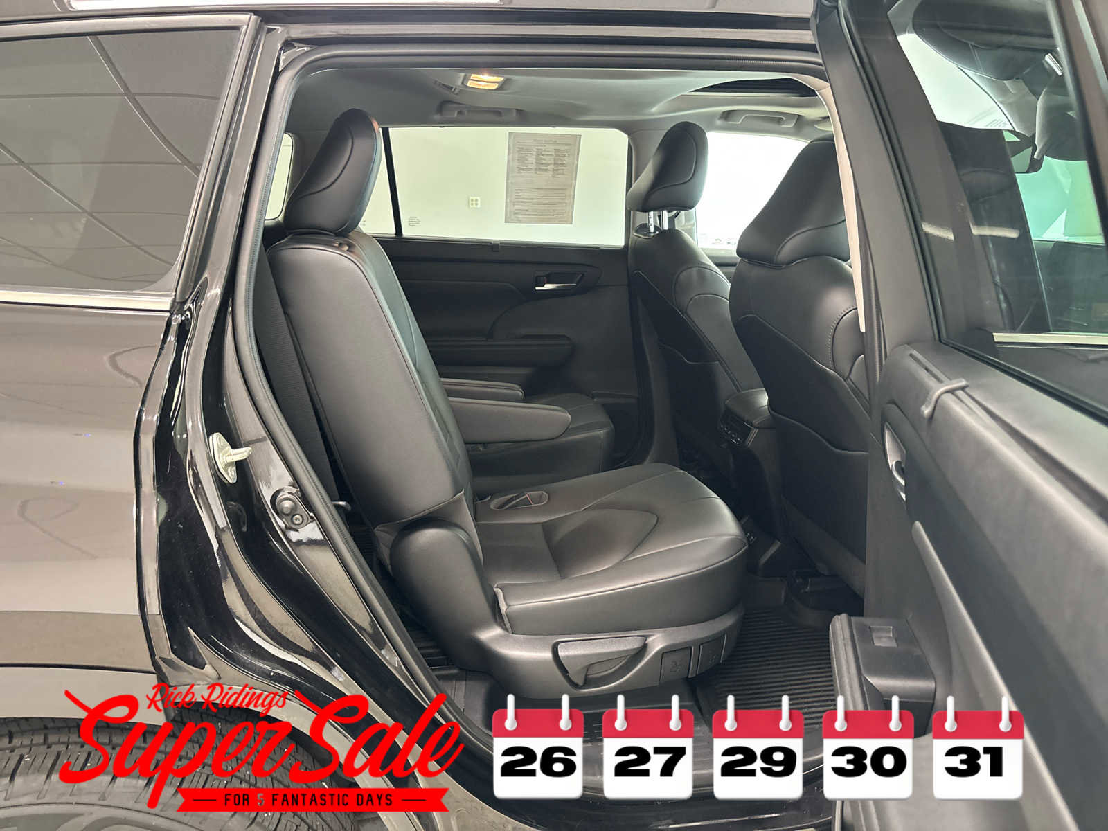 Used 2020 Toyota Highlander XLE image 17