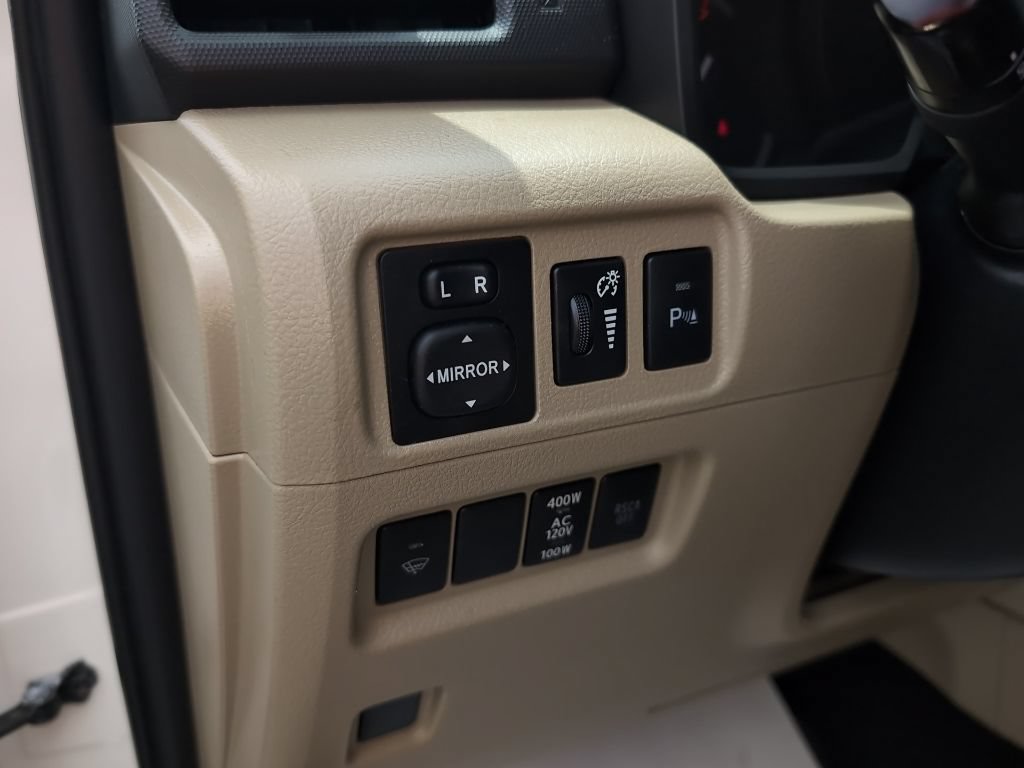 Used 2013 Toyota 4Runner SR5 w/ Convenience Pkg AWD/4WD image 18