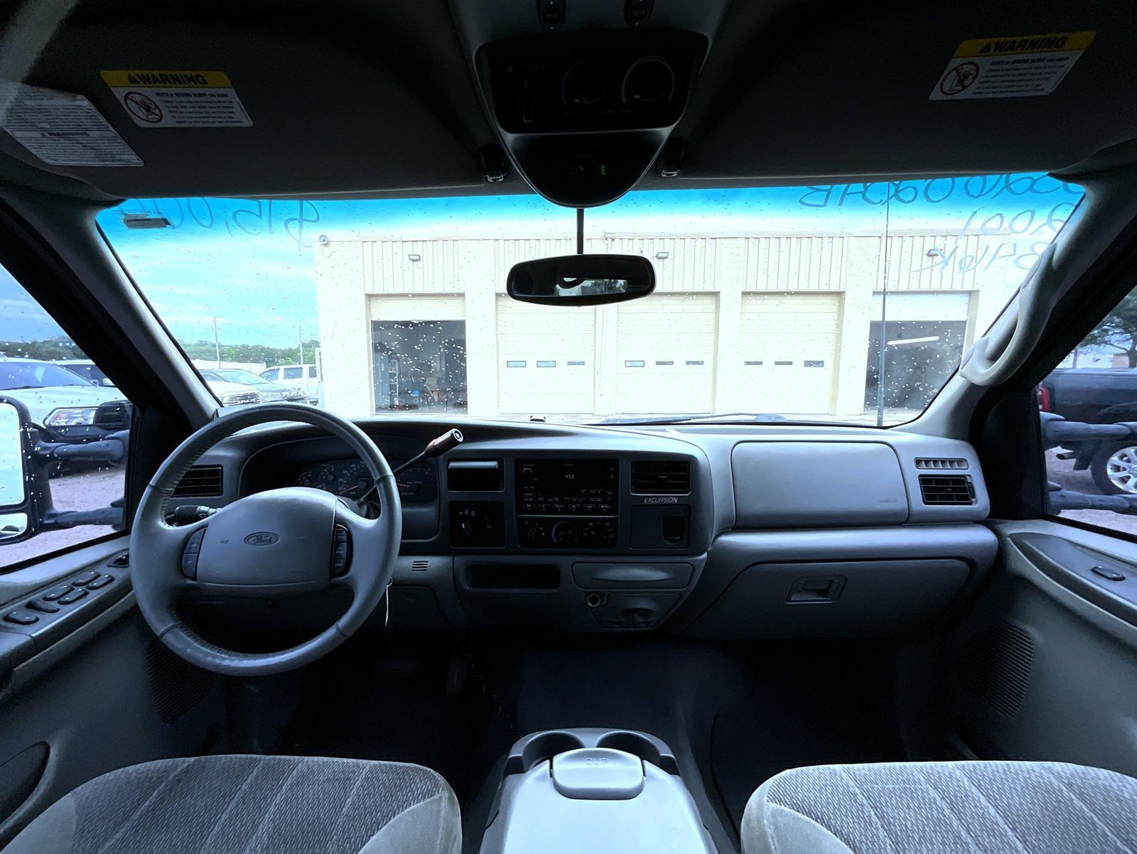 Used 2001 Ford Excursion XLT AWD/4WD image 15