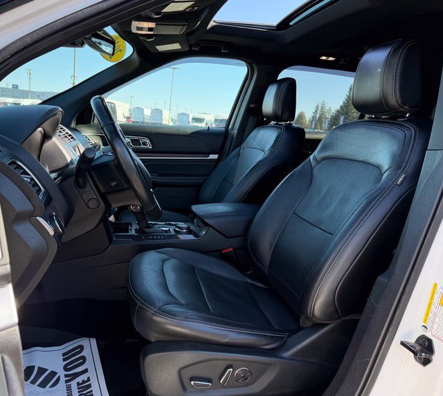 Used 2018 Ford Explorer Limited w/ Equipment Group 301A AWD/4WD image 2