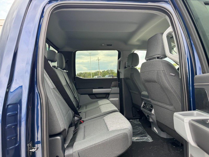 New 2027 Ford F250 XLT w/ XLT Premium Package AWD/4WD image 5