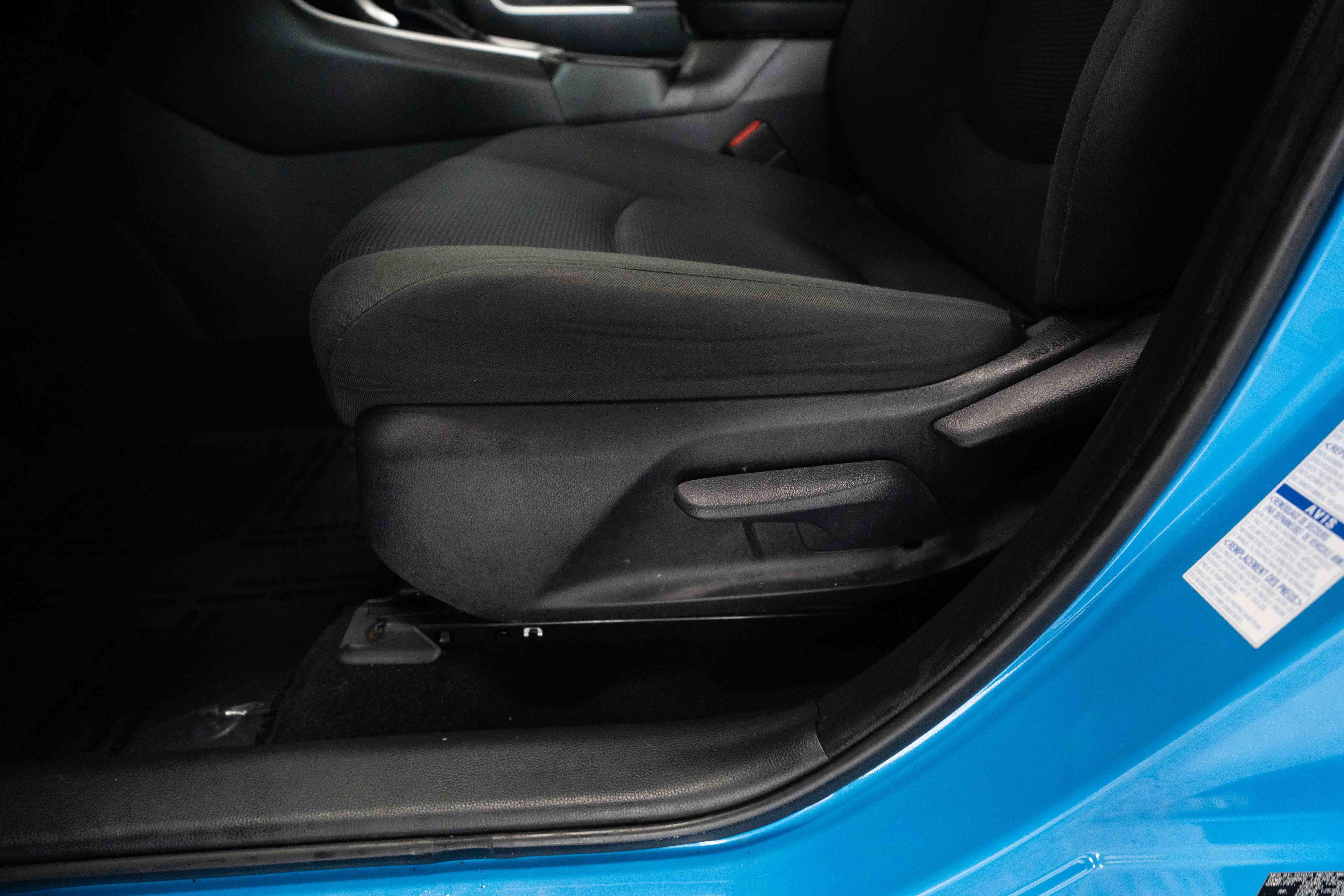Used 2019 Toyota RAV4 LE w/ Carpet Mat Package AWD/4WD image 12