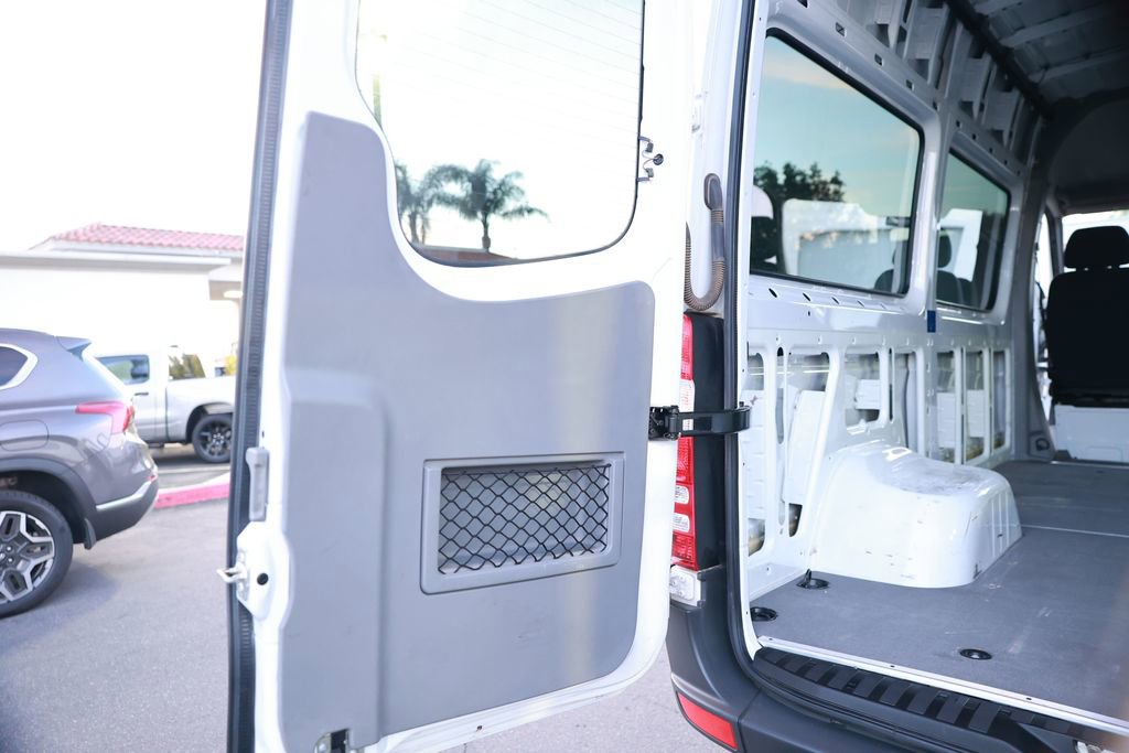 Used 2018 Mercedes-Benz Sprinter 3500 image 36