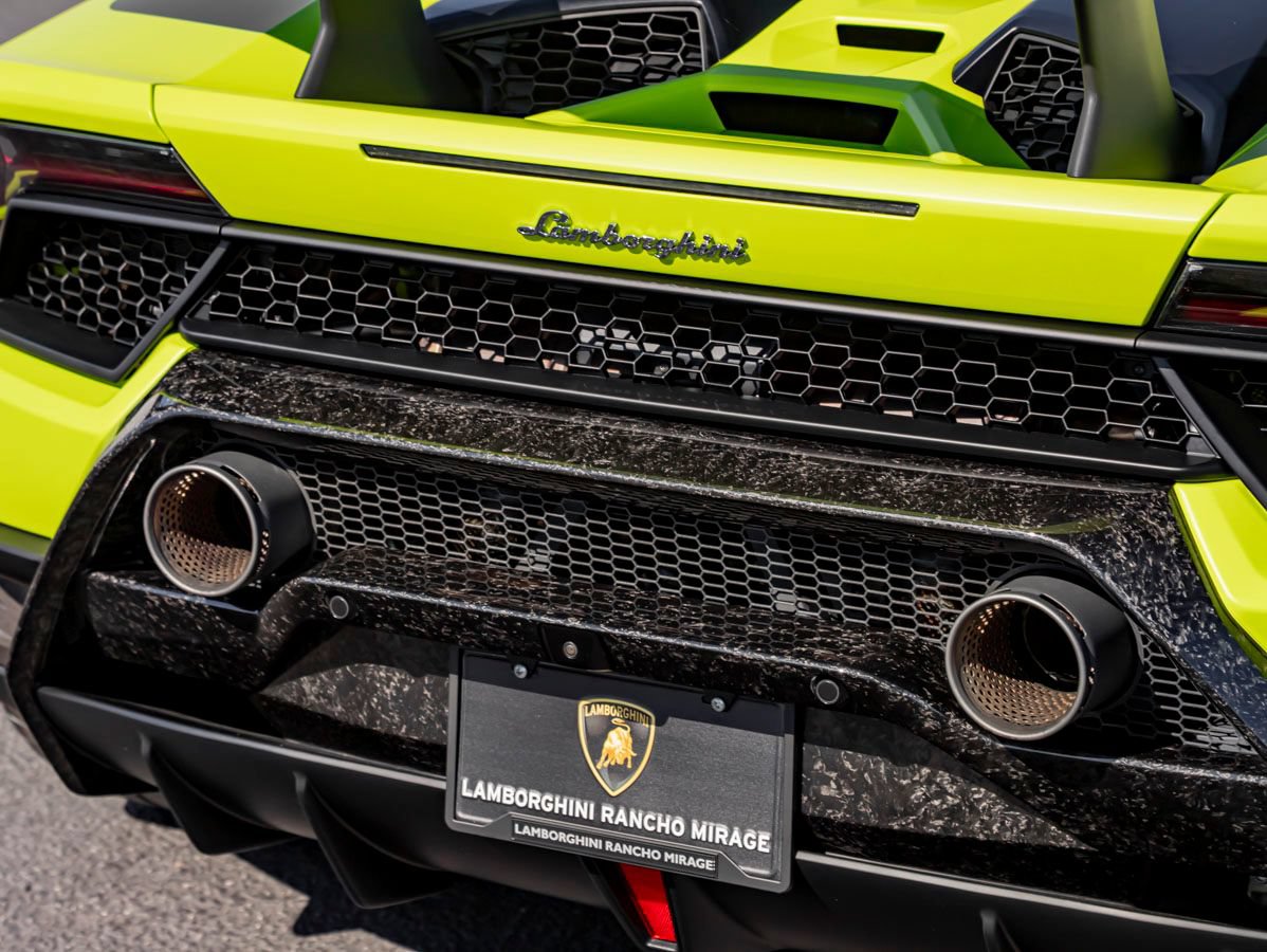 Used 2019 Lamborghini Huracan Performante AWD/4WD image 15