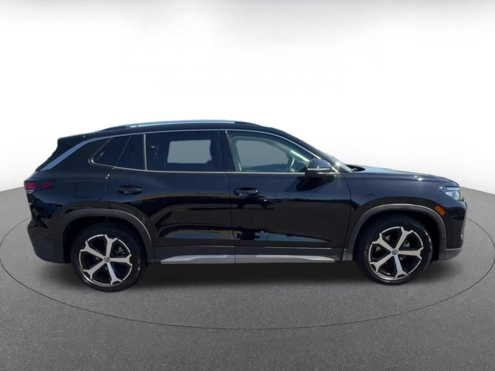 Used 2026 Volkswagen Tiguan SE FWD image 16