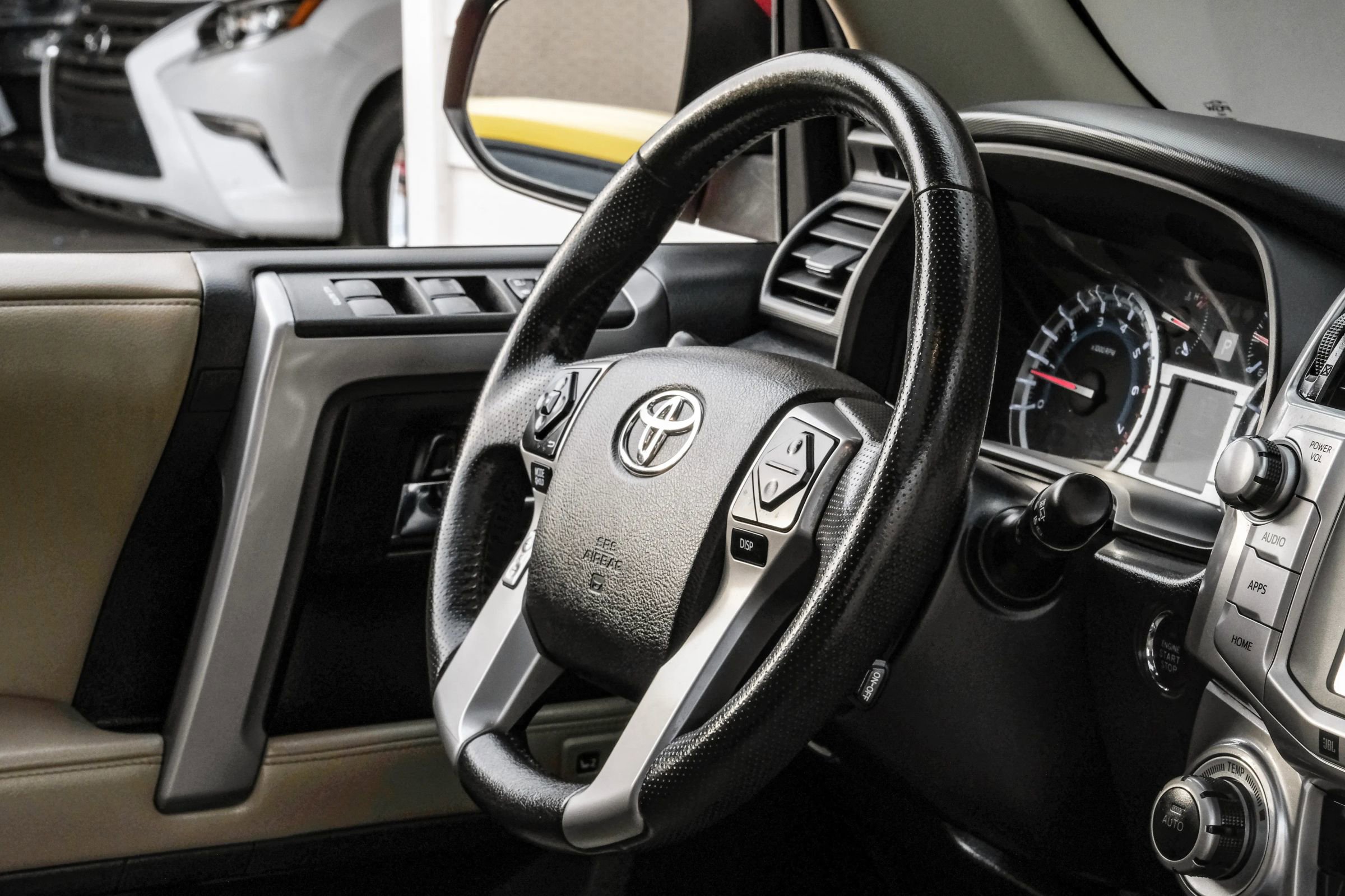Used 2014 Toyota 4Runner Limited image 13